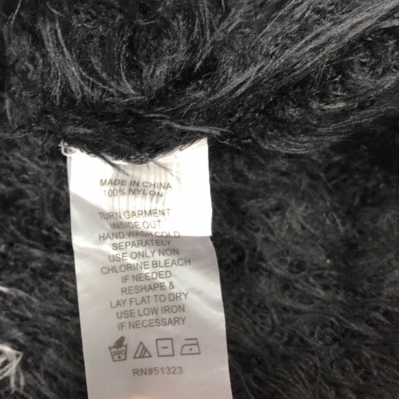 VINCE CAMUTO FLUFFY SWEATER - Picture 5 of 6